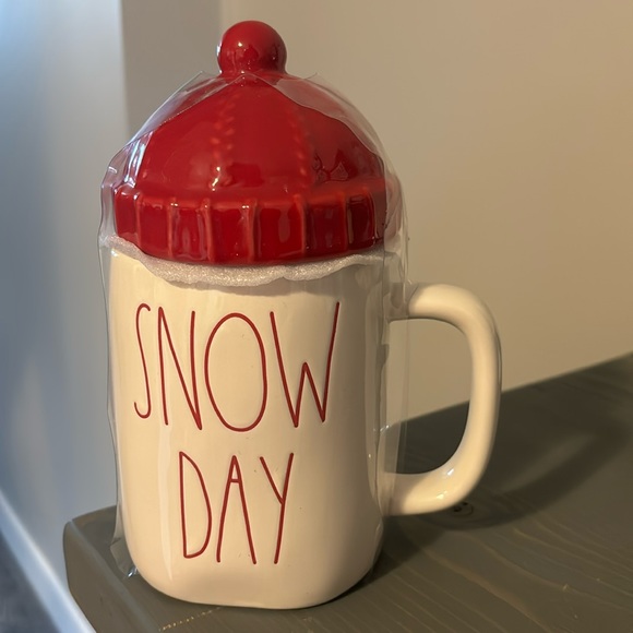 Rae Dunn Snow Day Topper Mug - Picture 1 of 2